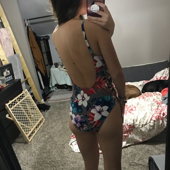 Bathing suit - Picture 2 of 2